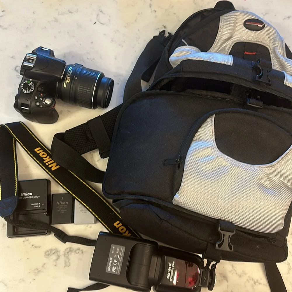 Nikon D3300 with camera bag
